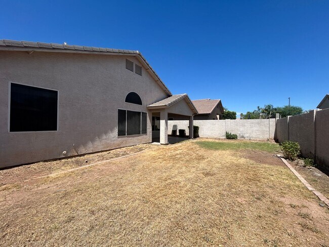 Building Photo - 3861 E Redfield Ct