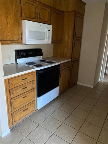 Building Photo - 6209 Live Oak Trail