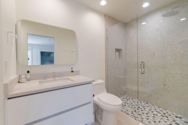 Building Photo - 2291 Las Casitas Dr