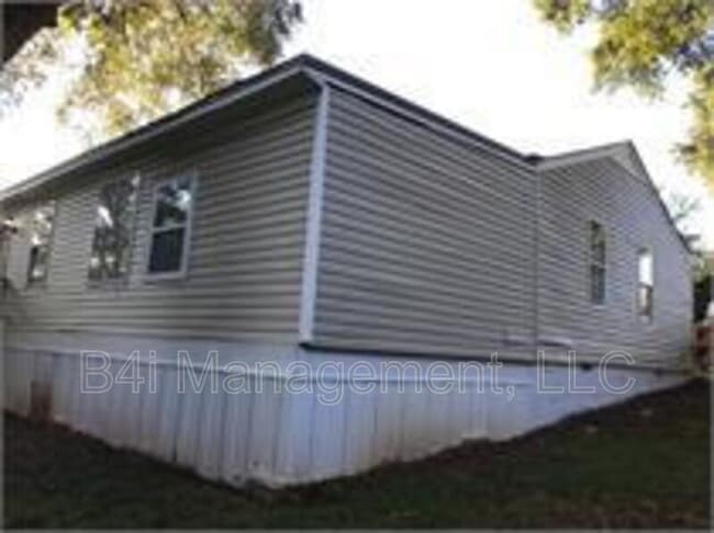 Building Photo - 1007 E Mcintosh Rd