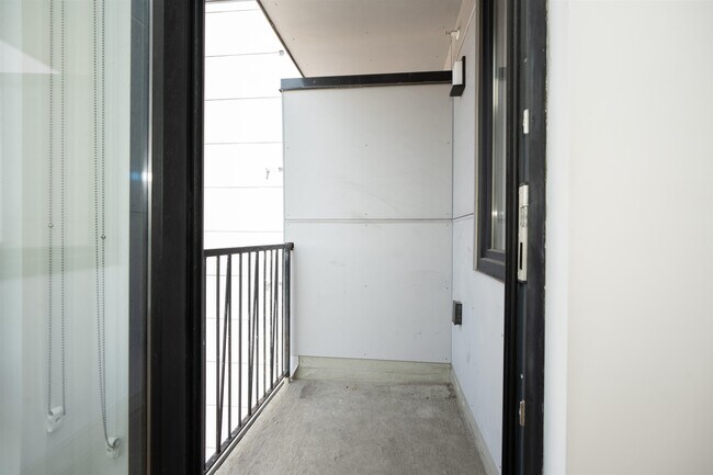 Building Photo - 424 Arlington Ave