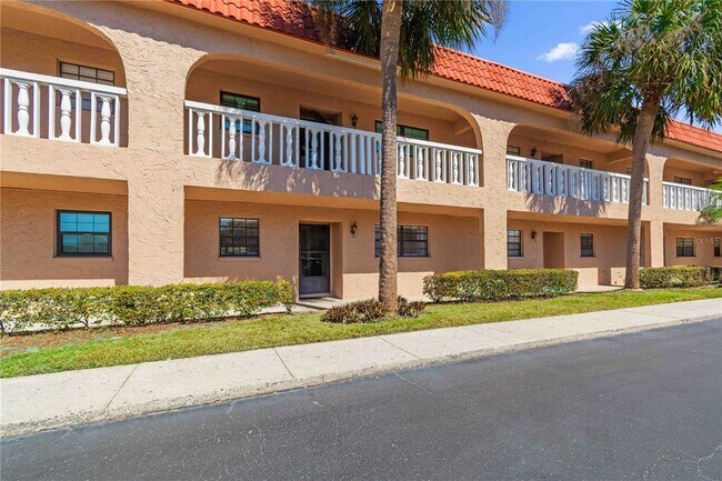 Building Photo - 1750 Belleair Forest Dr