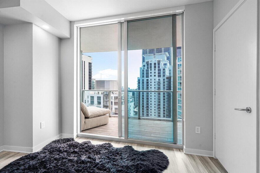 Building Photo - 1100 S Miami Ave