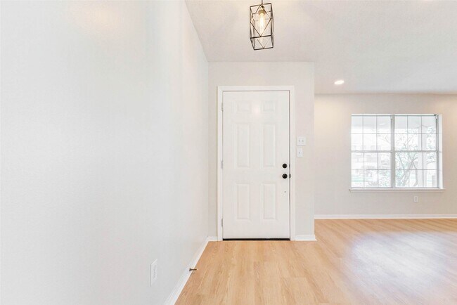 Building Photo - 5318 Cilantro Ln
