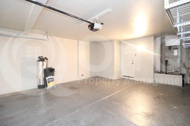 Building Photo - 16643 S 15th St