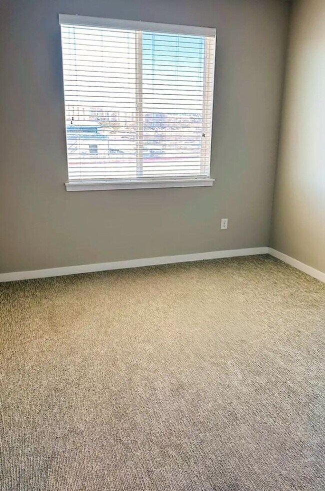 Building Photo - TRAILS AT WESTCREEK - 3bd 2ba condo with 1-car garage!