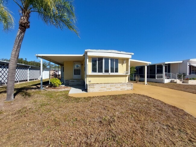 Building Photo - 55+ Community Home in Saralake Estates – 2 Bed / 2 Bath