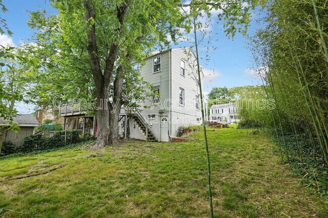 Building Photo - 2707 Jefferson Dr