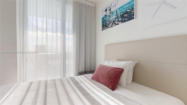 Building Photo - 4010 S Ocean Dr