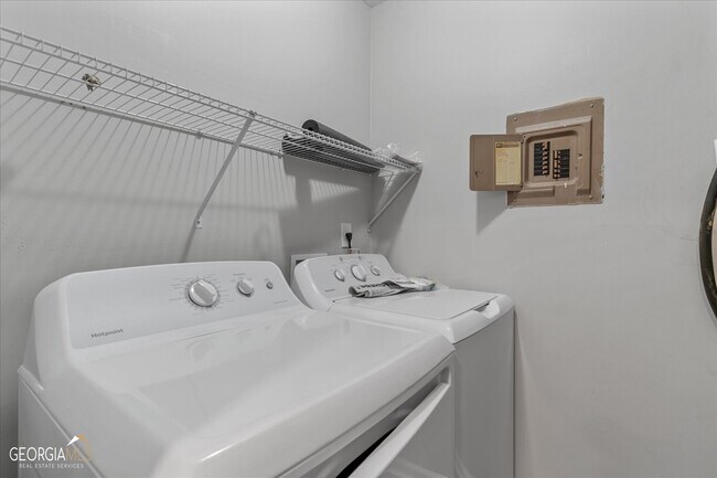 Building Photo - 1701 Hawthorne Ave