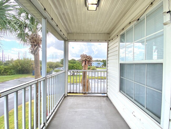 Building Photo - Second Floor 2 Bedroom, 2 Bath in Orlando ...