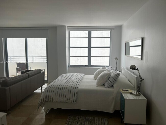 Building Photo - 5555 Collins Ave