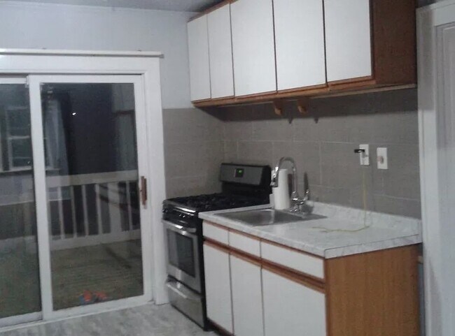 Building Photo - ELEGANT HOME