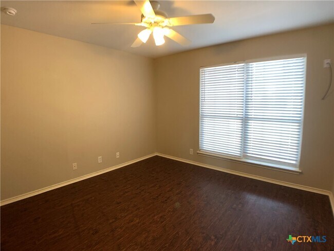 Building Photo - 2614 Dove Crossing Dr