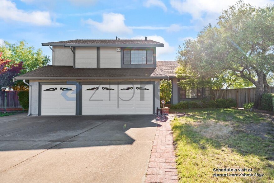 Building Photo - 3700 Hidden Springs Ct
