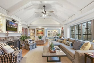 Building Photo - 642 Agaming Rd