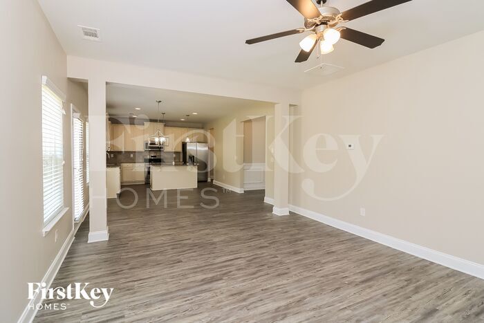 Building Photo - 127 Lookout Way