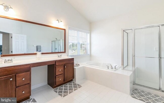 Building Photo - 41485 Deer Point Ct