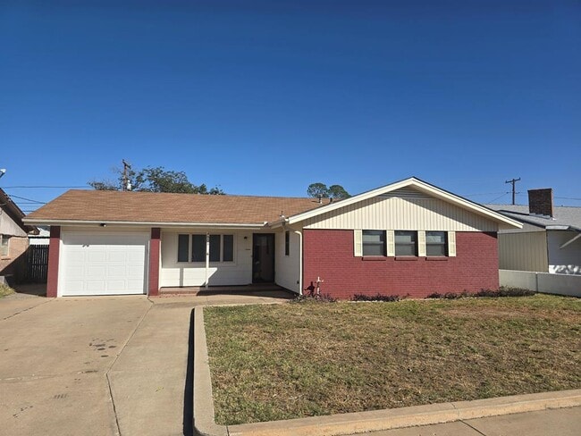 Primary Photo - 4904 Locust Ave