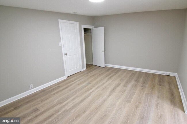 Building Photo - 617 Ford St