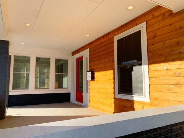 Building Photo - COLLEGE AVE- PROFESSIONALLY REMODELED 5BR/3/5BA HOME AVAILABLE NOW!