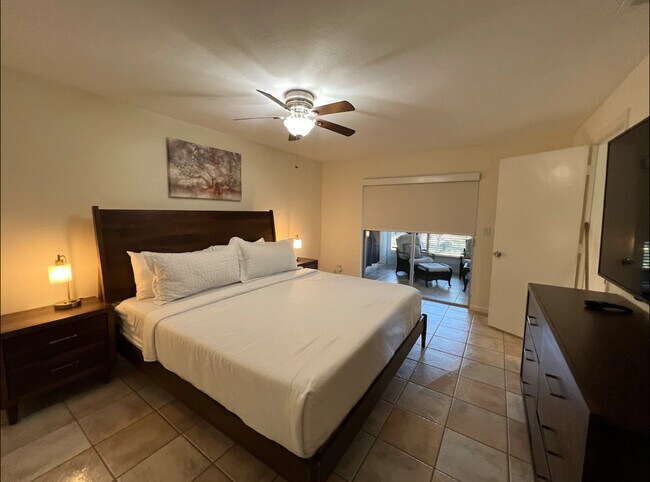 Building Photo - 3537 SE 1st Pl