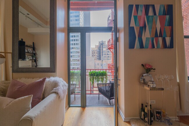 Building Photo - 208 W Washington St