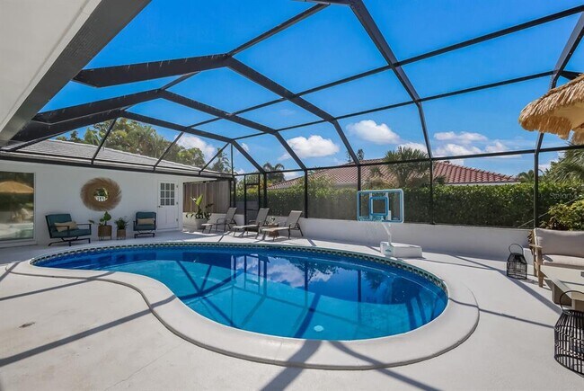 Building Photo - 567 Bird Key Dr