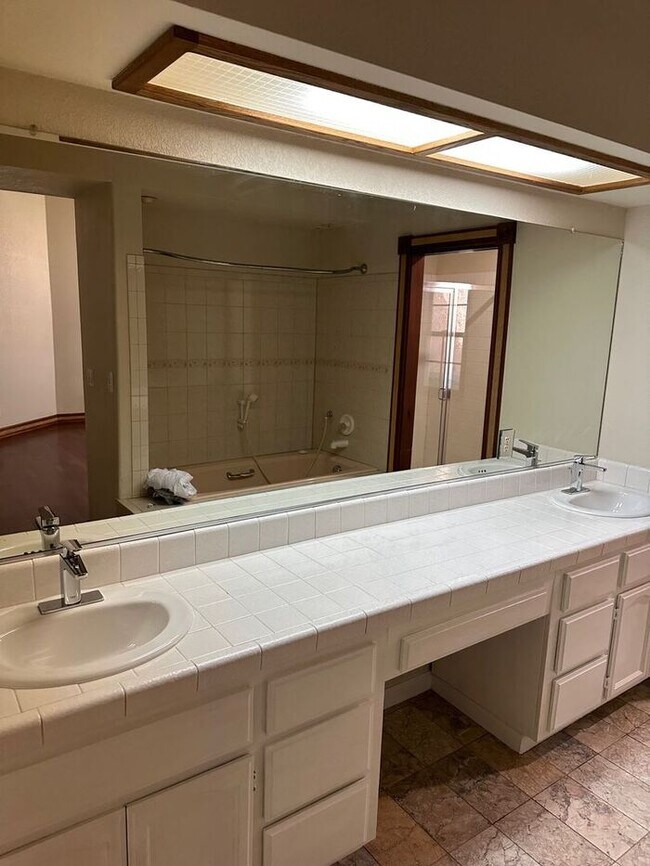 Building Photo - Weston Ranch Home 3 Bedrooms 2 Bath