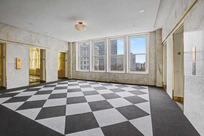 Building Photo - Downtown Atlanta Luxury Condo