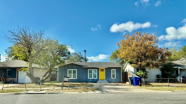 Building Photo - 3229 Sarita St