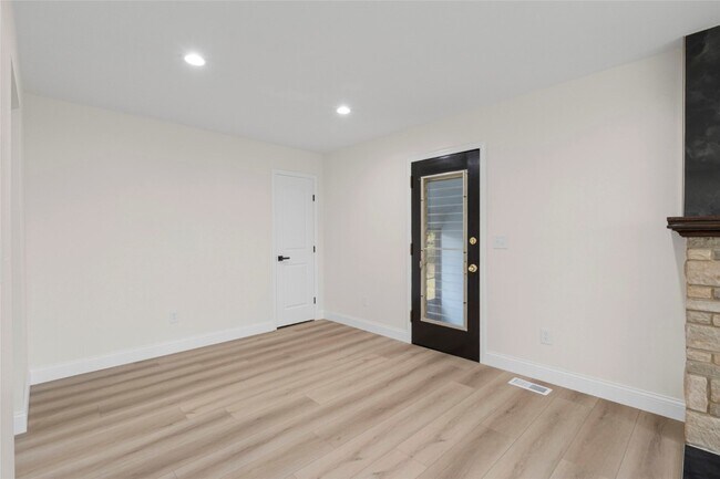 Building Photo - 84 Strecker Rd