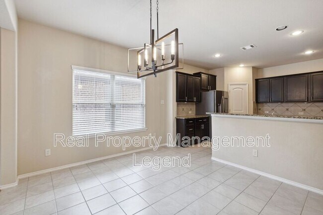 Building Photo - 812 Gray Fox Dr