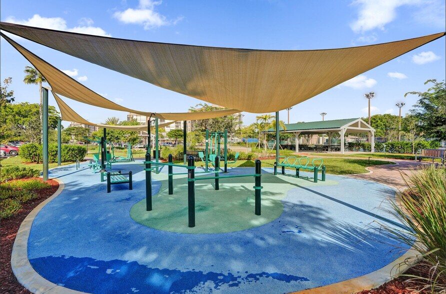 Building Photo - 1200 Saint Charles Pl