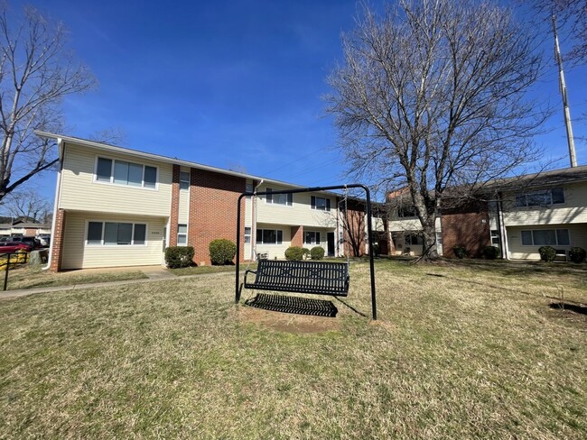 Primary Photo - 2 Bedroom 2.5 Bathroom Condo!