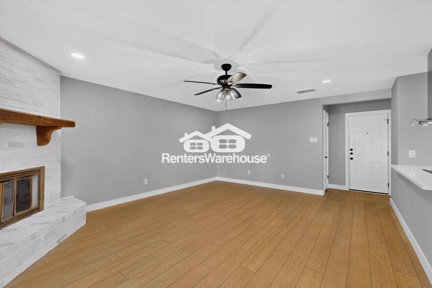 Building Photo - 5306 Vincennes Ct