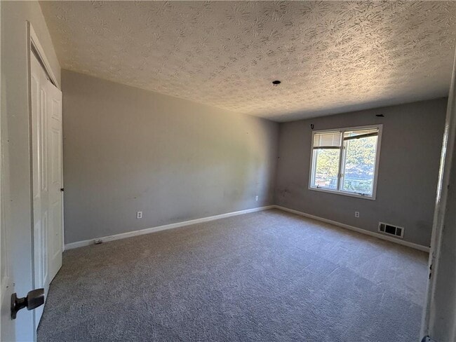 Building Photo - 2124 Fieldstone View Ct SE