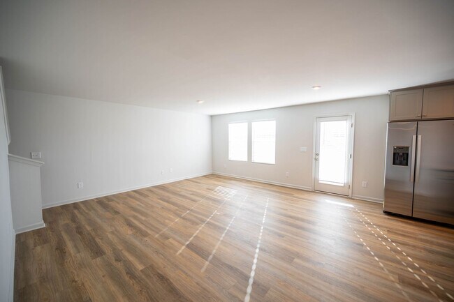 Building Photo - 321 Suhani Ln
