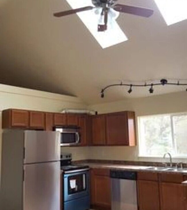 Building Photo - ALK - 1820 Sylvan Highlands Triplex