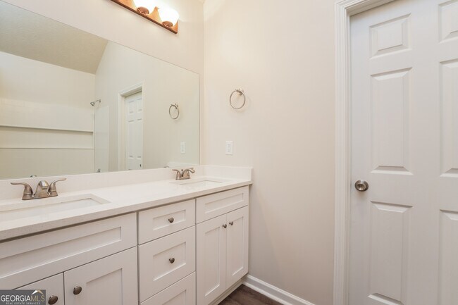 Building Photo - 220 Alcovy Way