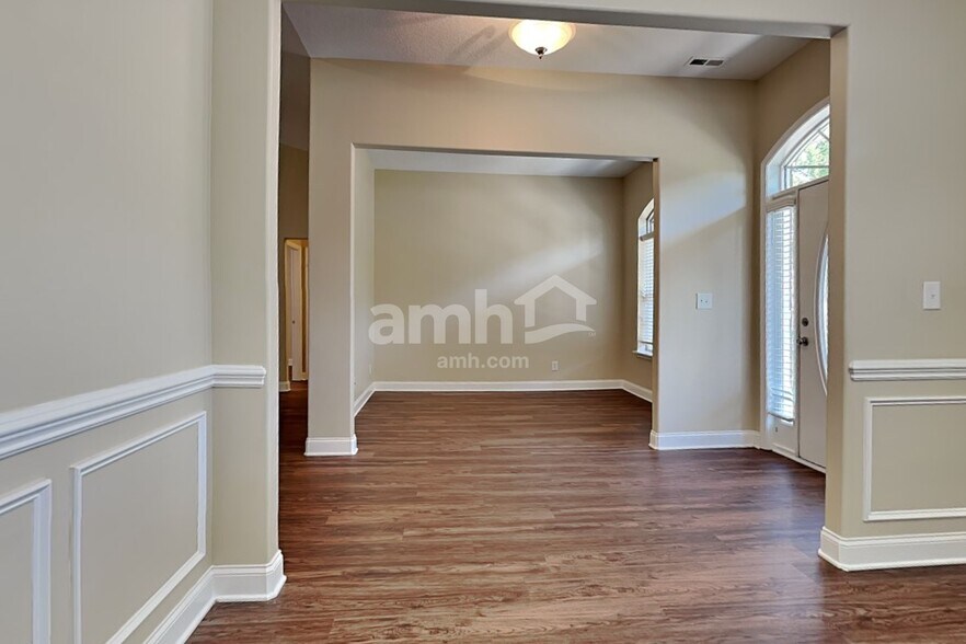 Building Photo - 7194 Caley Ln