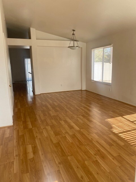 Building Photo - 1056 Menands Ave