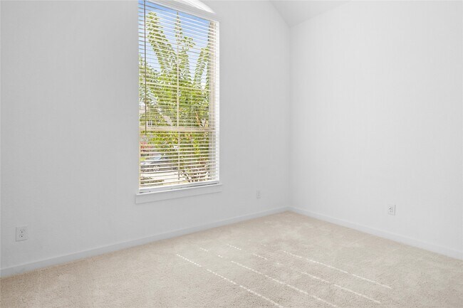 Building Photo - 17127 Crimson Crest Dr