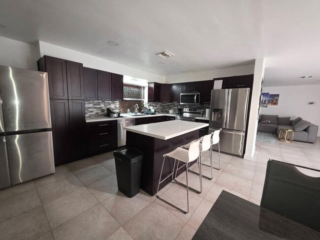 Building Photo - 690 NW 68th Ave