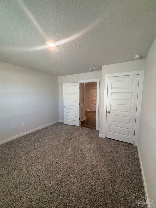 Building Photo - 111 Anhinga St