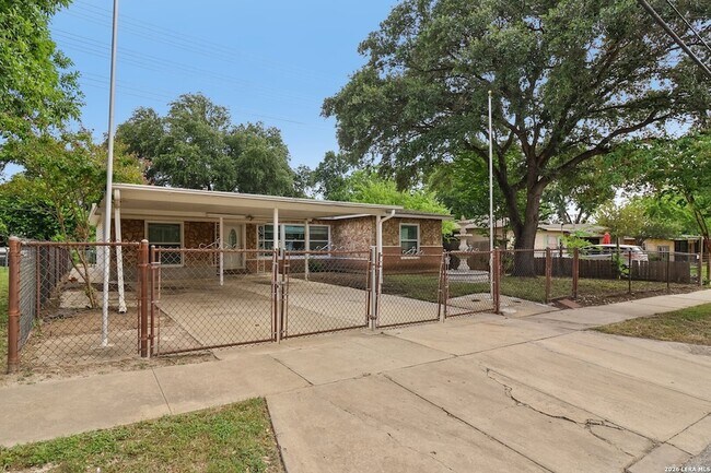 Building Photo - 623 Weizmann St