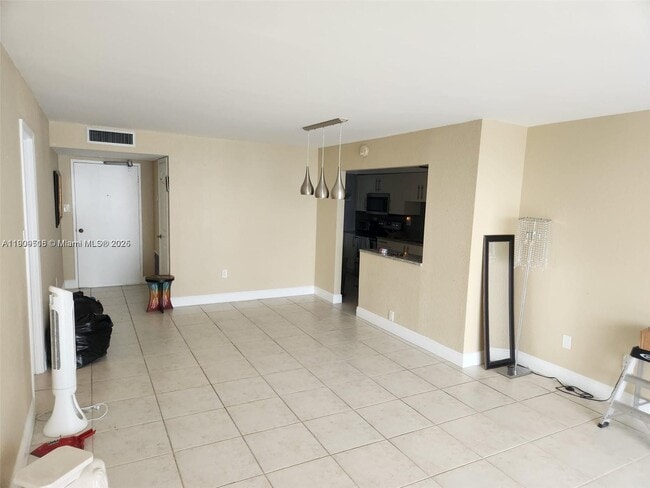 Building Photo - 18071 Biscayne Blvd