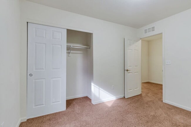 Building Photo - 1577 Chase St