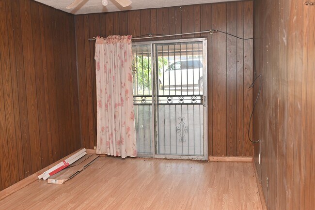 Building Photo - 1512 Parkdale Dr