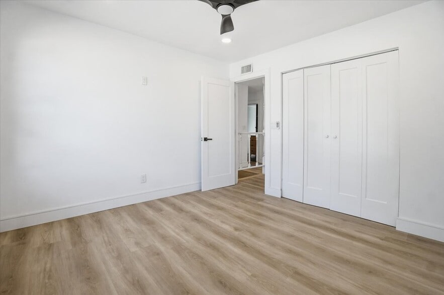 Building Photo - 1410 Pleasantview Dr